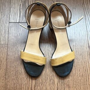 Aquatalia cream and black Women's Sandals